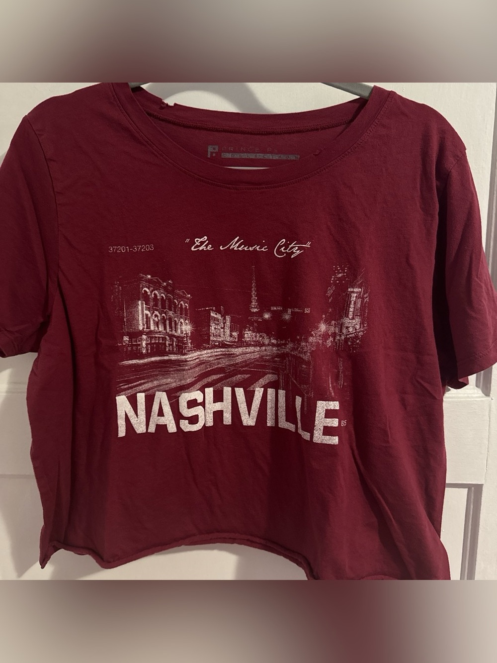 Distressed Nashville cropped Graphic Tee in Burgundy